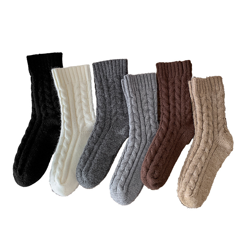 Botas de algodón de invierno y invierno calcetines de torcido de lana gruesa calentamiento sólido simple retro calcetines caseros