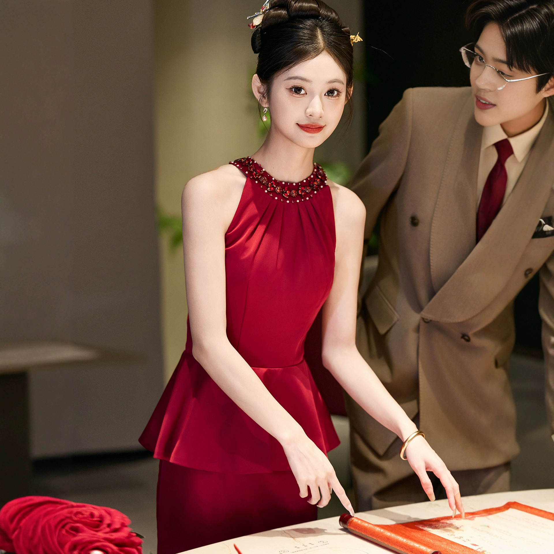 Red Toast Dress for the Bride, 2026 New Style, Petite Engagement Dress, Can Be Worn Casually, Wedding Dress with a High-End Feel and Stunning Beauty