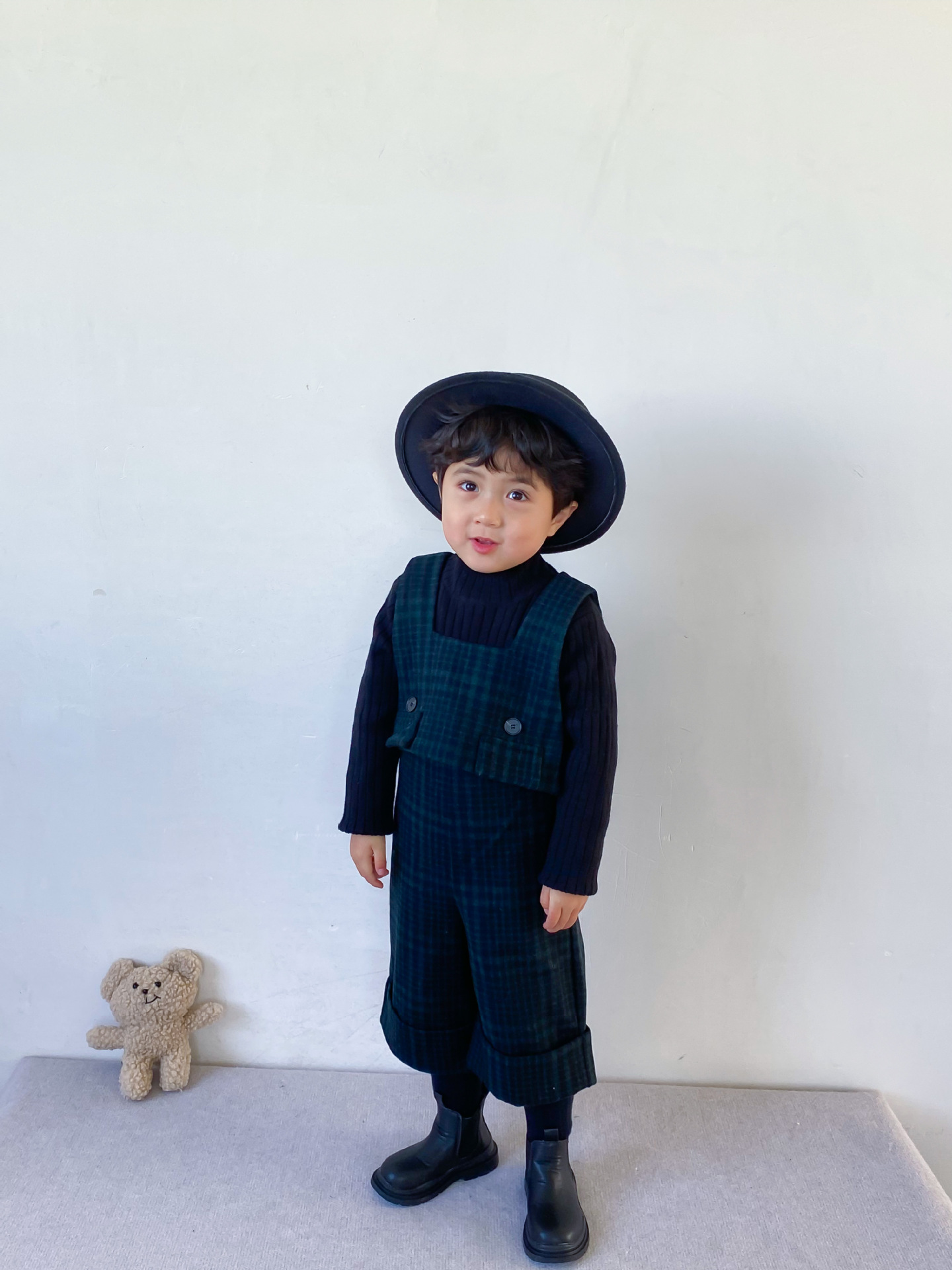 스팟 그린 점프 수트