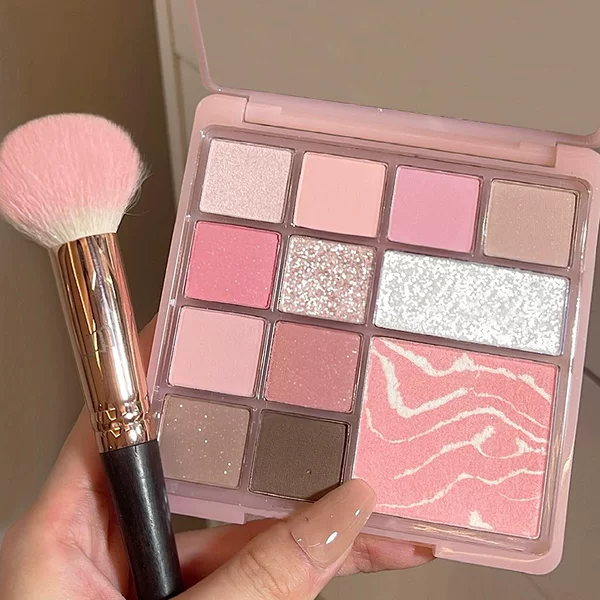 Light Yan people dream of love plate! 12 color blush eye shadow plate low saturation gentle rose gray pink first love atmosphere