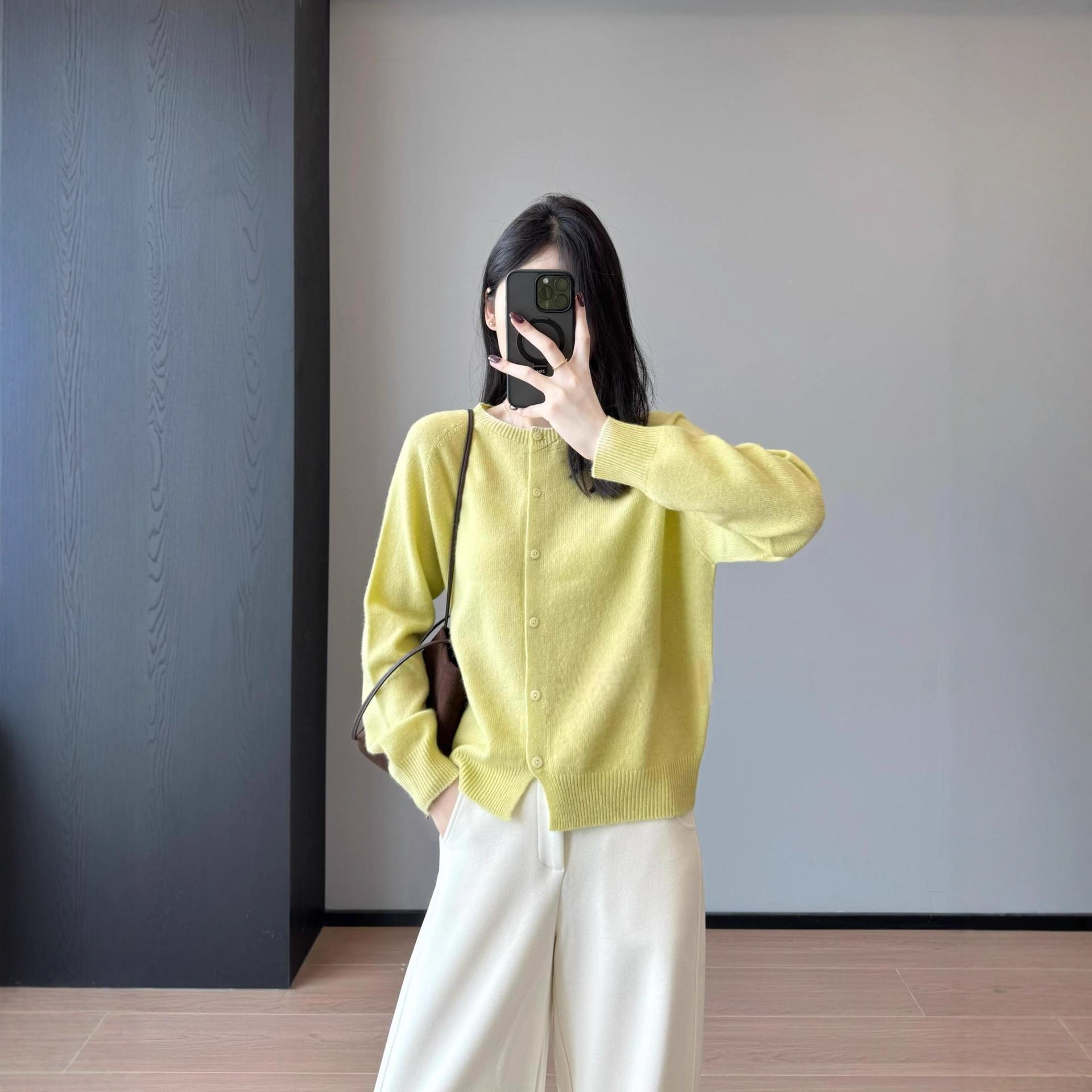 Classic Miu Cardigan ~ W Can Be Versatile Soft Waxy Sheep Wool Long-Sleeved Round Neck Knitted Sweater for Women Autumn and Winter G102015