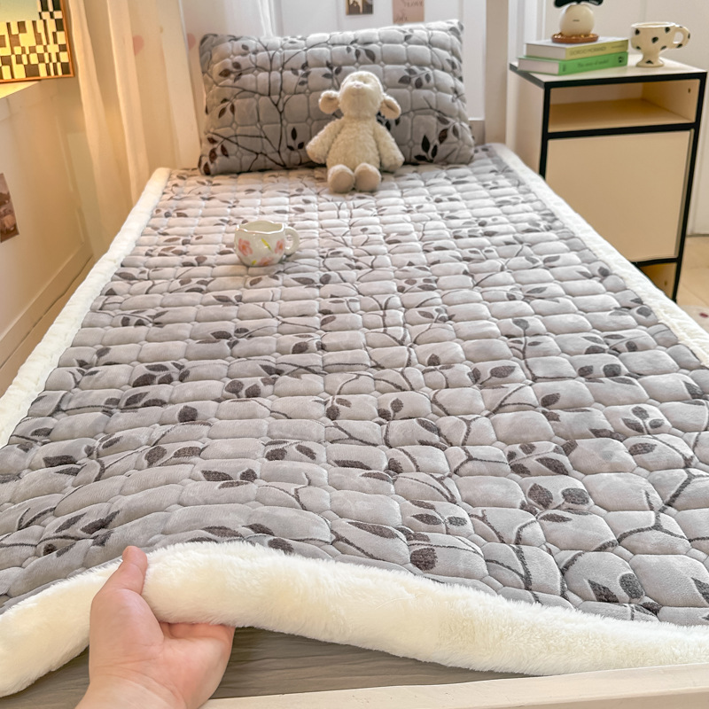 2025 New Milk Velvet Thickened Quilted Student Bed Mattress