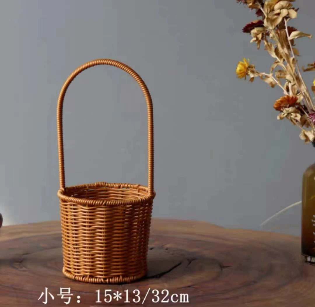 Handheld woven basket, decorations flower-shaped for living room