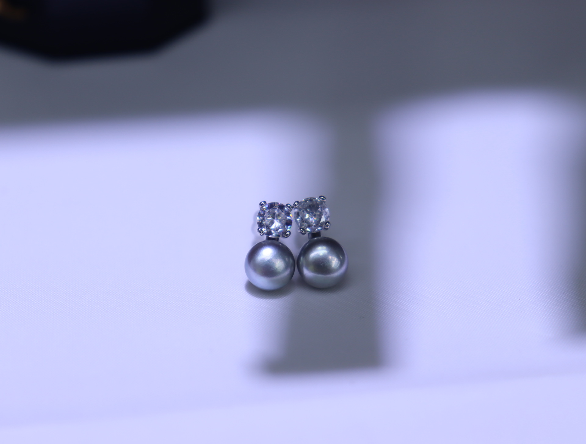 Freshwater Pearl Material Geometric Pattern Women's Gender Inlay Design 1 Pair Elegant Geometric Inlay Freshwater Pearl Artificial Gemstones Ear Studs