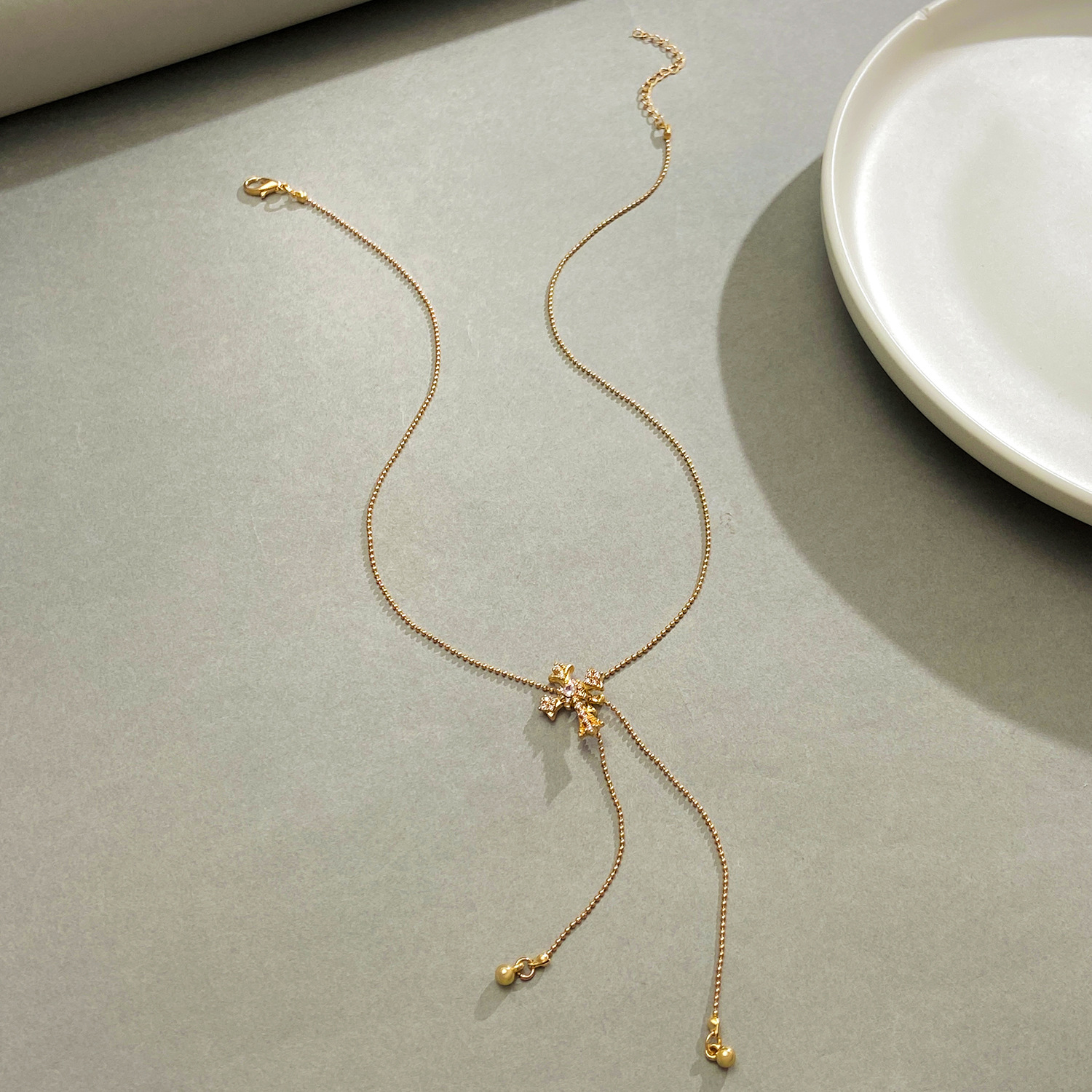 Elegant Simple Style Cross Zinc Alloy Women's Pendant Necklace 1 Piece display picture 4
