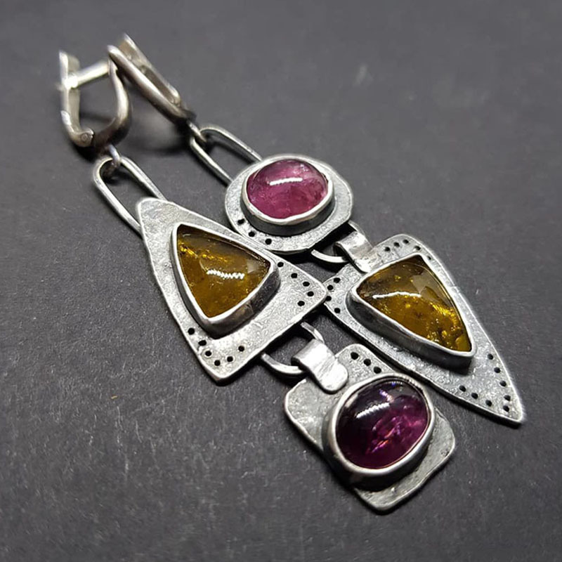 retro geometric pendant