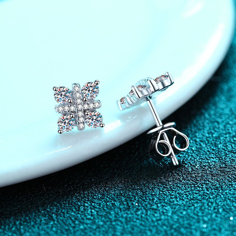 D Colour Moissanite Stud Earrings Sterling Silver Peace Knot_voghion.com