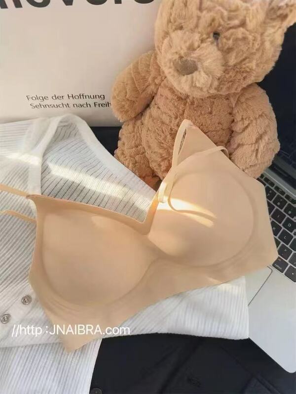 日本无痕简约小胸聚拢内衣女收副乳固定杯一片式透气不空杯文胸|undefined
