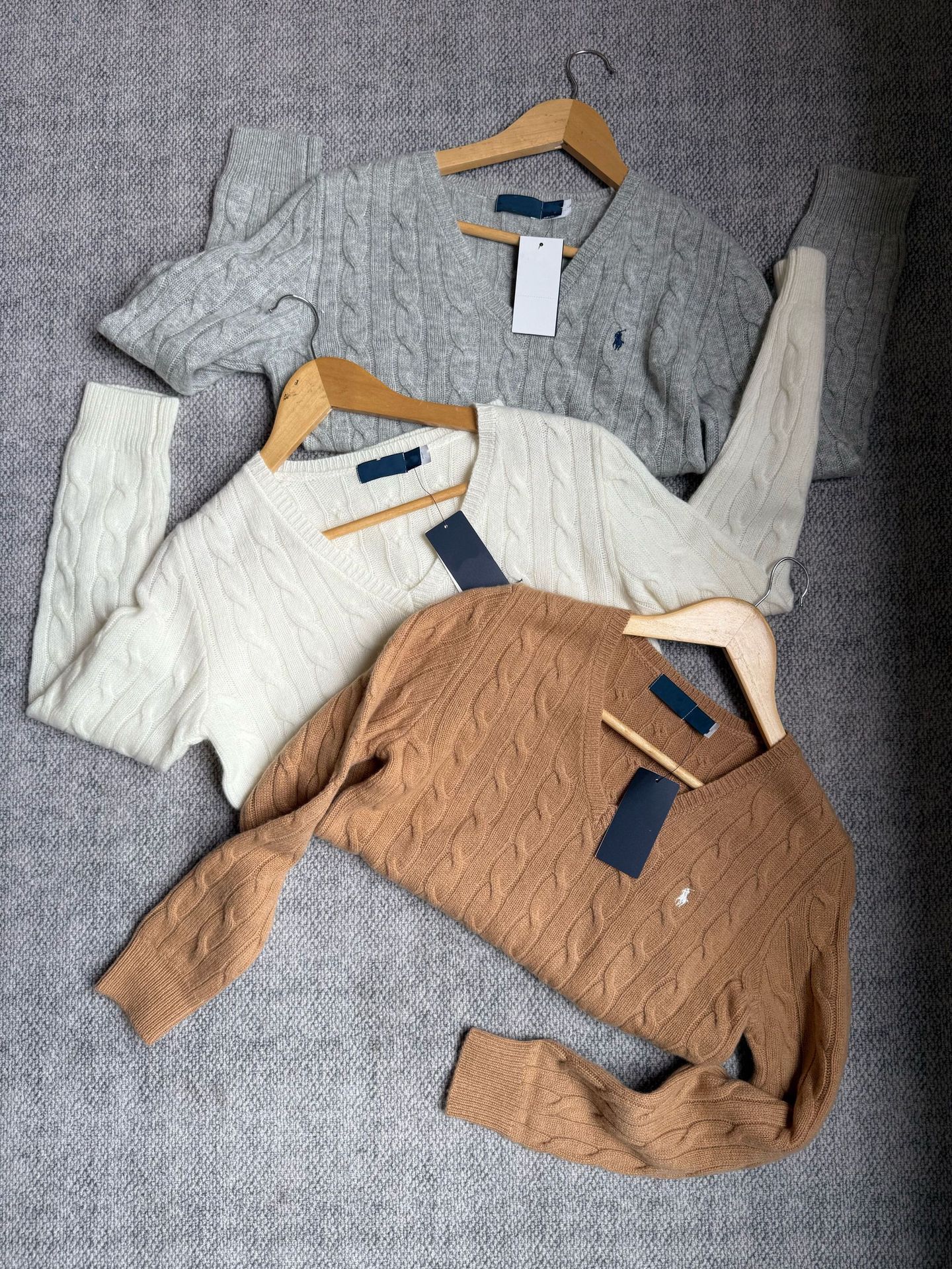 PLラフ小馬標90ウール10カシミヤツイストvネックカシミヤシャツ麻花ウールセーター女性上着