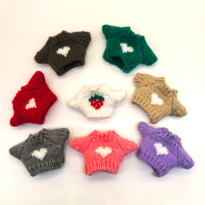 4.0 New Style Labubu Special Baby Clothes Strawberry Small Clothes 4Th Generation Labubu with Heart Small Sweater Accessories Wholesale