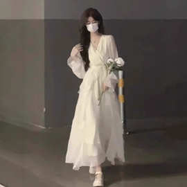 温柔风白色连衣裙仙女超仙高级感法式气质海边度假长袖裙子春秋款