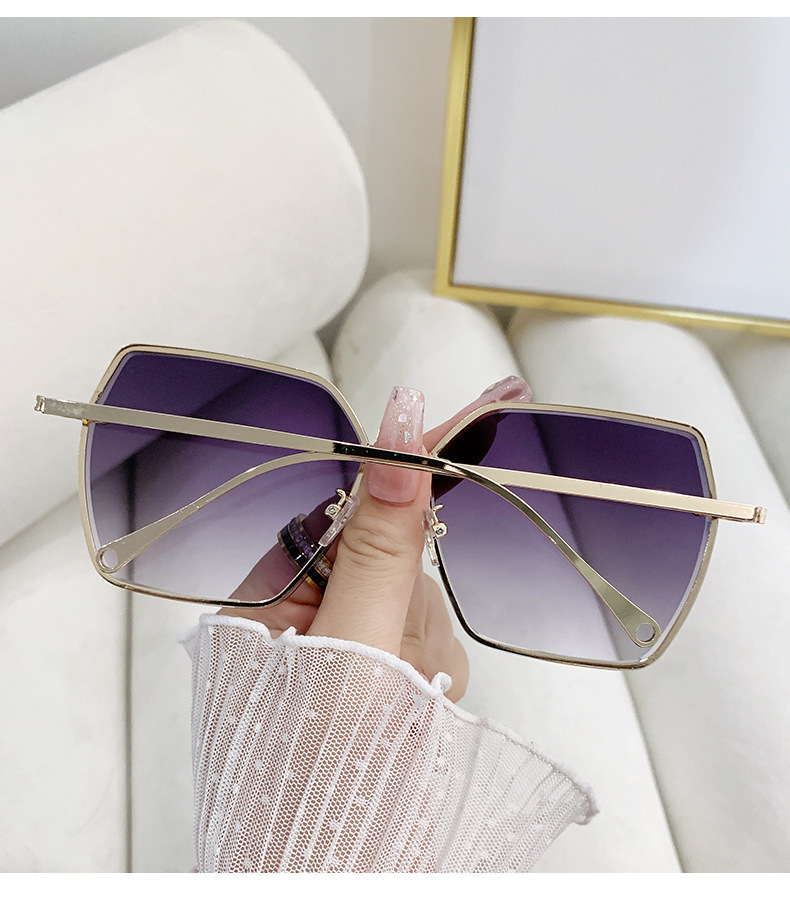 Fashion Gradient Color Pc Polygon Frameless Women's Sunglasses display picture 2