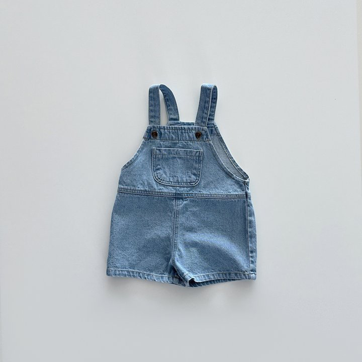 Summer 2024 New Arrival: Mid-to-Little Kids' Korean-style Children's Wear &ndash; Versatile Small-Pocketed, Thin Denim Suspender Shorts for Boys and Girls