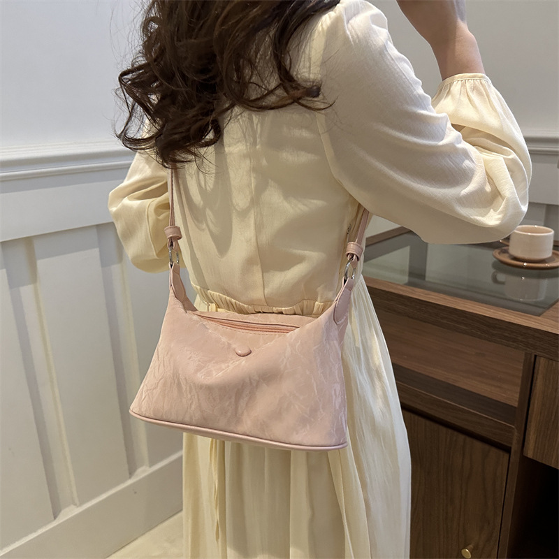 Bolso debajo de las axilas para mujeres 2024 nuevo verano alto sentido de hombro mochila de hombro universal bolso de bolsas de bolsas de bolsas de mujer de verano explosivo