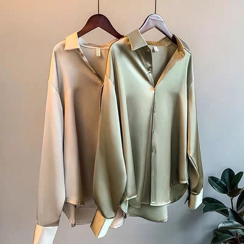 White women's design sense niche retro Hong Kong style top with drape, silk-like satin surface, loose Korean version professional shirt