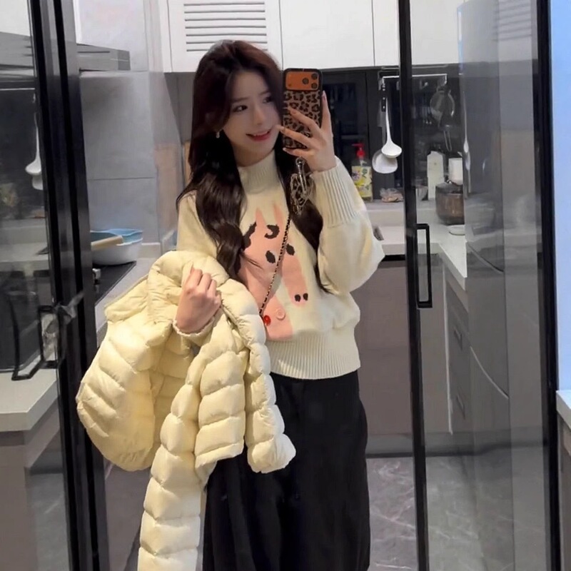 Korean-Style Gentle Style Half-High Collar Cartoon Pony Jacquard Knit Sweater for Women, Spring and Autumn, Stylish New Year Slim-Fit Soft Sweater