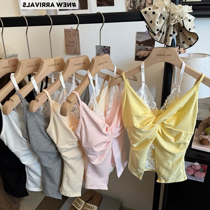 French-Style Lace Patchwork Faux Two-Piece Halter Neck Camisole for Women, New Summer Style, Outerwear, Beautiful Back V-Neck Sleeveless Top