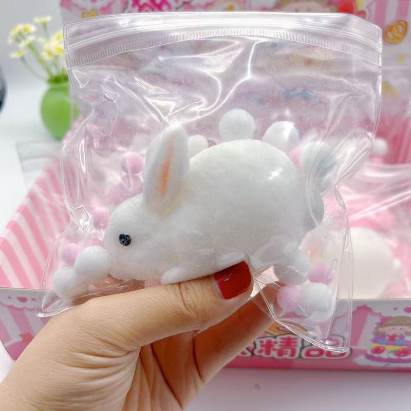 かわいいひよこ型のシリコン製ぬいぐるみ、圧迫感のある感触でストレス解消に最適なグッズです。|undefined