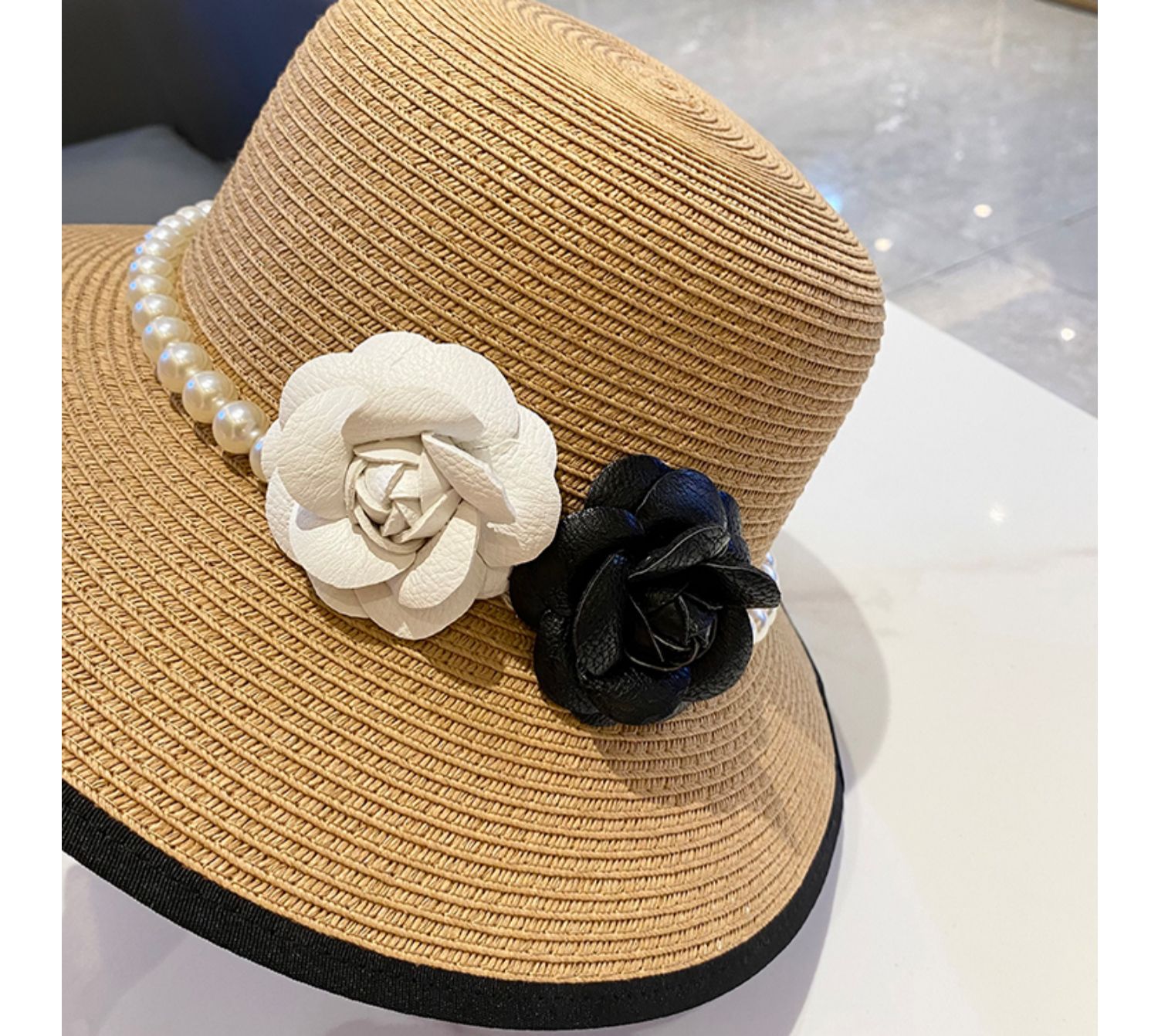 Women's Simple Style Classic Style Flower Flowers Flat Eaves Straw Hat display picture 5