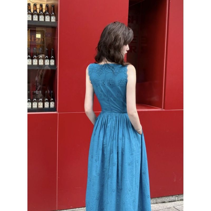 法式蕾丝镂空度假连衣裙女2025夏季新款甜美气质高腰显瘦勾花裙子|undefined