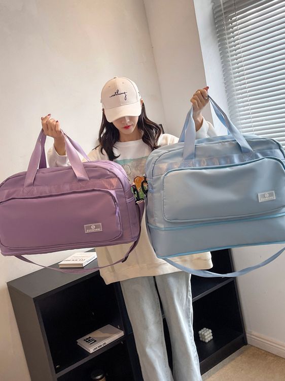 Bolsa de Viaje de Mano para Mujer de Nylon Impermeable y Ligera para Viajes de Ocio image 1