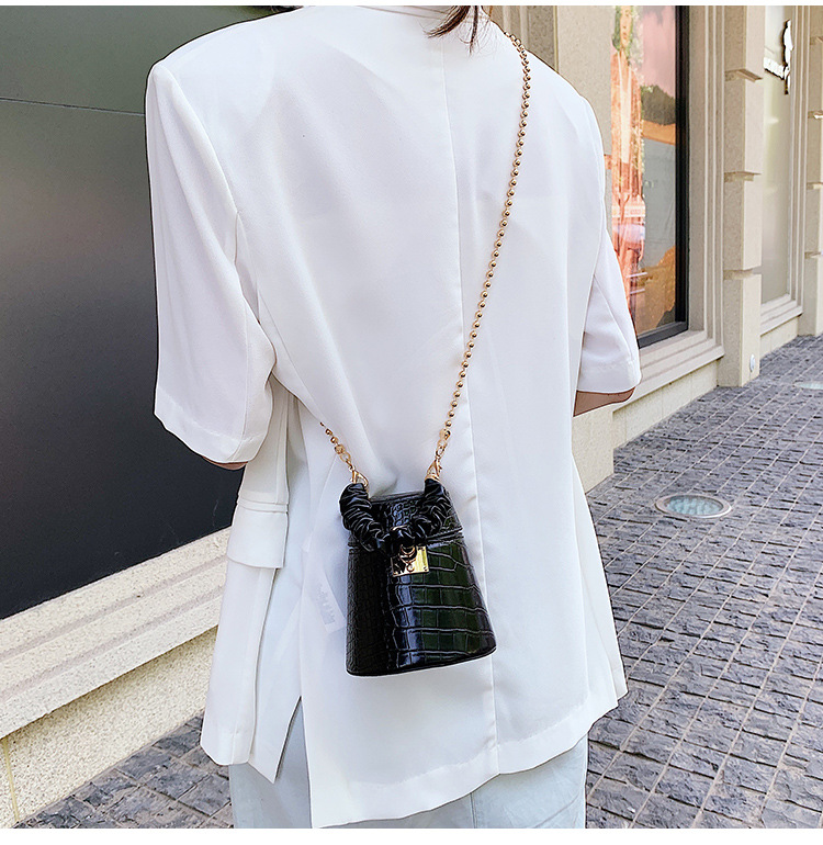 Women's Medium Pu Leather Marble Solid Color Streetwear Lock Clasp Bucket Bag display picture 7