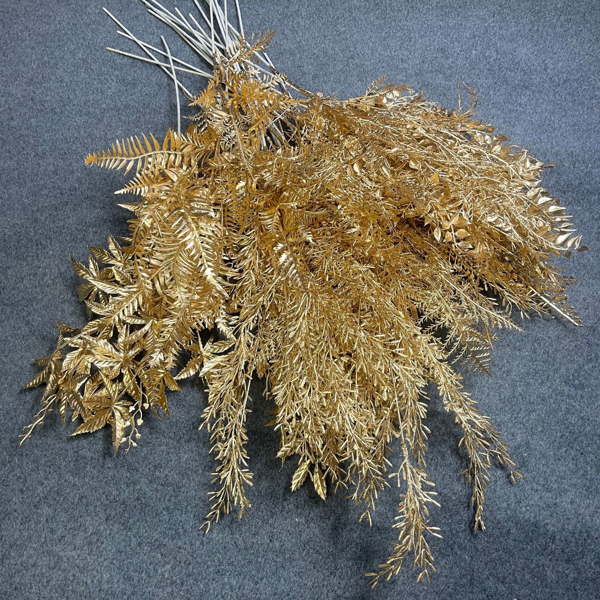 New Year's goods gold color system floral design Fu tube eucalyptus hotel decoration