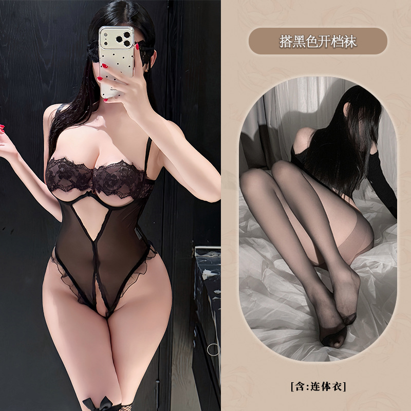 검정색 바디수트 + 검정색 오픈 크로치 스타킹