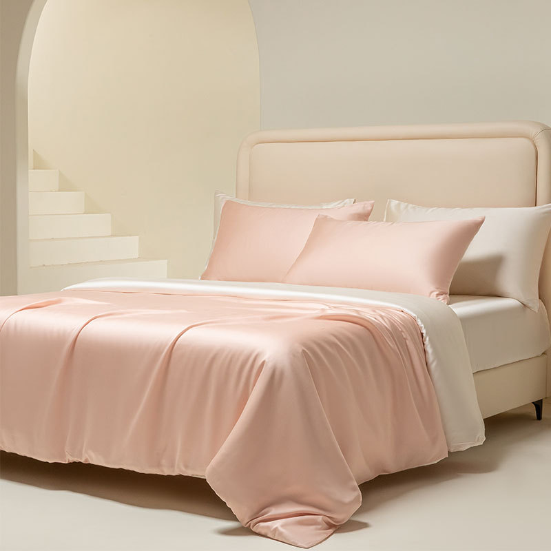 Cat Man Sense Advanced Sense Cama de cuatro piezas de lujo ligero Dormitorio principal sedoso sueño desnudo 2025 nueva funda de edredón de sábana