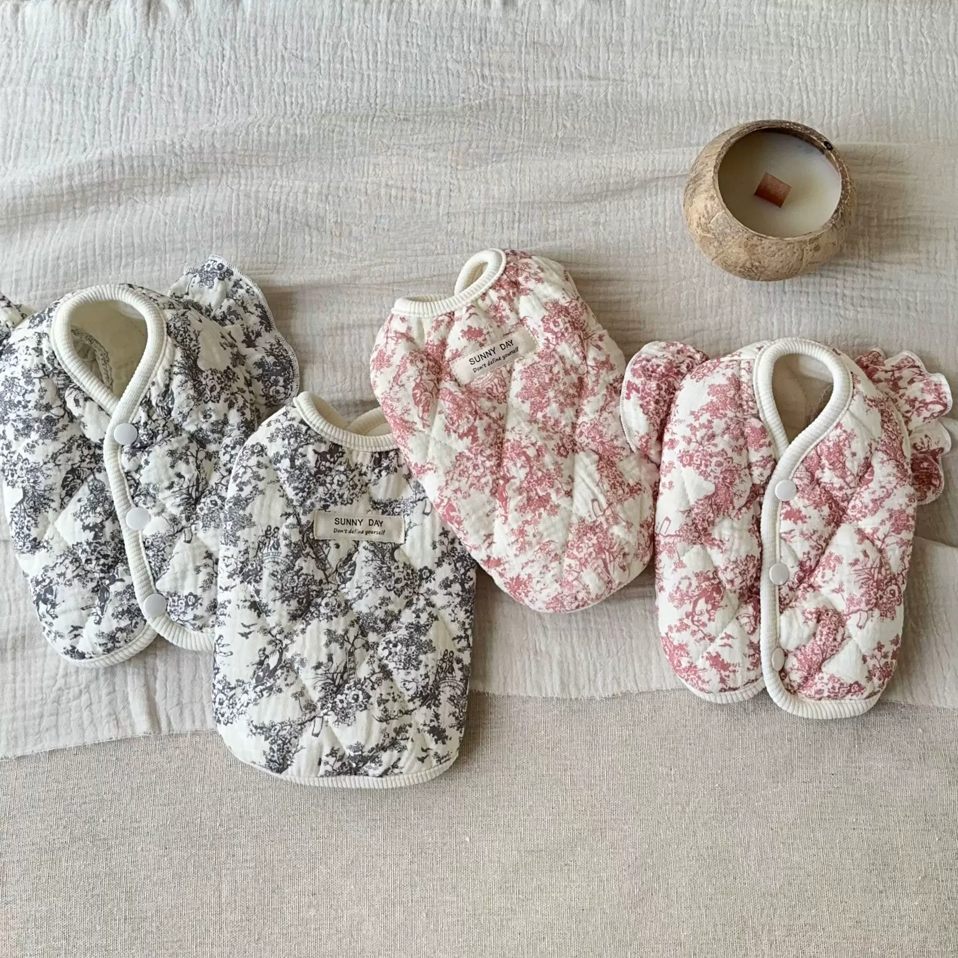 冬季の棉衣猫咪衣服加厚秋冬装ins无袖马甲 宠物狗可爱保暖背心