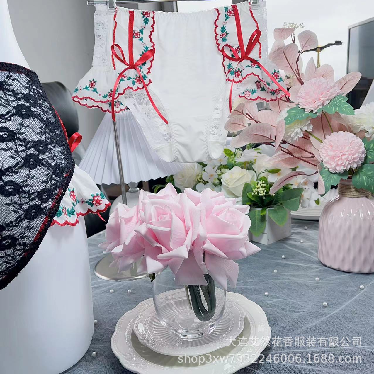 Fabricante al por mayor arco japonés bordado encaje dulce seductor hueco pantalones íntimas sexy