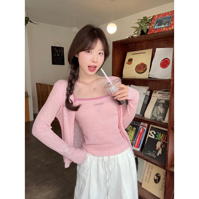 New Fashionable Embroidered Slimming Temperament Knitted Suspender Cardigan Top Two-Piece Set New Fashionable Embroidered Slimming Temperament Knitted Suspender Cardigan Top Two-Piece Set