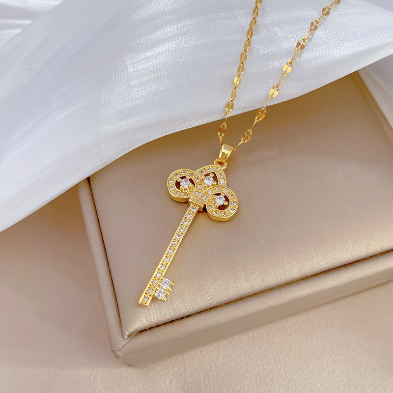 Crown Key Necklace With Full Diamonds Luxury Temperament Chain_voghion.com