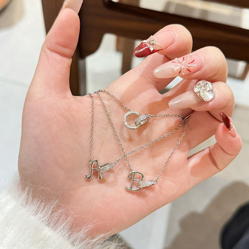 Original Diamond-Encrusted 26-Letter Necklace for Women, 2026 New Style, Light Luxury Niche Design, Titanium Steel, Non-Fading Clavicle Chain, Customizable