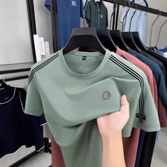 クールアイスシルク Tシャツメンズ半袖 2025 新しい夏薄い速乾性通気性半袖メンズルーズトップ