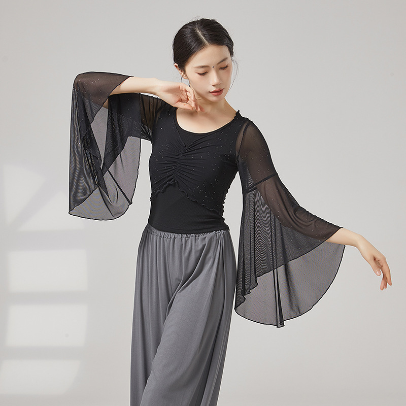 現代のダンス服の偽の2つの韻のネットの糸は上着の女性のダンスをつづり合わせて練習します。|undefined