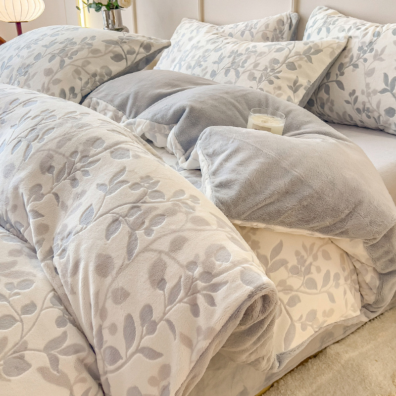 Leche de invierno cama de cuatro piezas conjunto de 2025 nuevo coral de doble terciopelo invierno engrosado colchón más terciopelo tres piezas conjunto