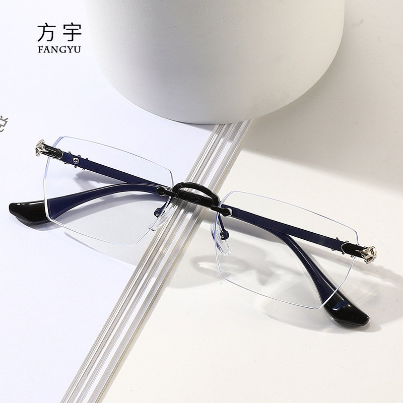 Ultra light glasses for elderly