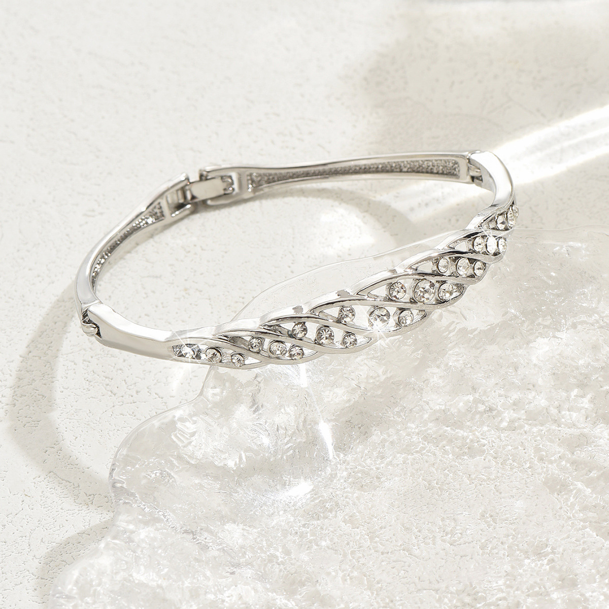 Europa y los Estados Unidos simple fragancia estilo diamante pulsera micro-diamantes versátil mujer ligera lujo en línea joyas de pulsera al por mayor