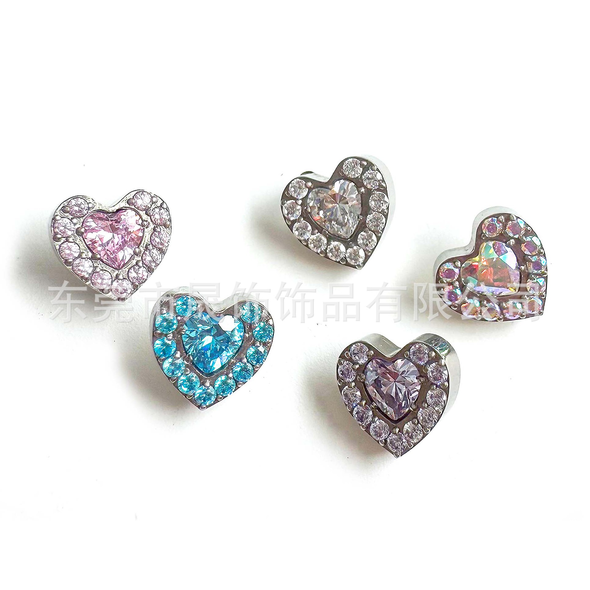 F136 Titanium Heart Studded Multicolor Cubic Zirconia Ear Stud Heart Labret Stud G23 Implant Grade Titanium 人体 Piercing Jewelry Helix Cartilage Stud