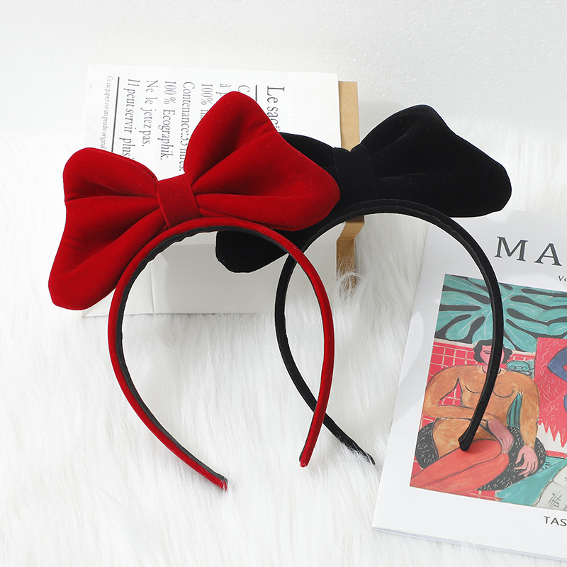 Hairgrip with bow