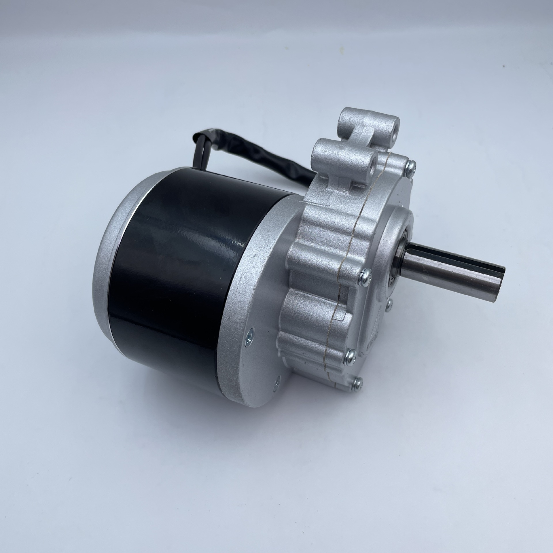 跨境批发优奈特同款轮椅电机24V250W马达电动机ZD101AZ1电动改装