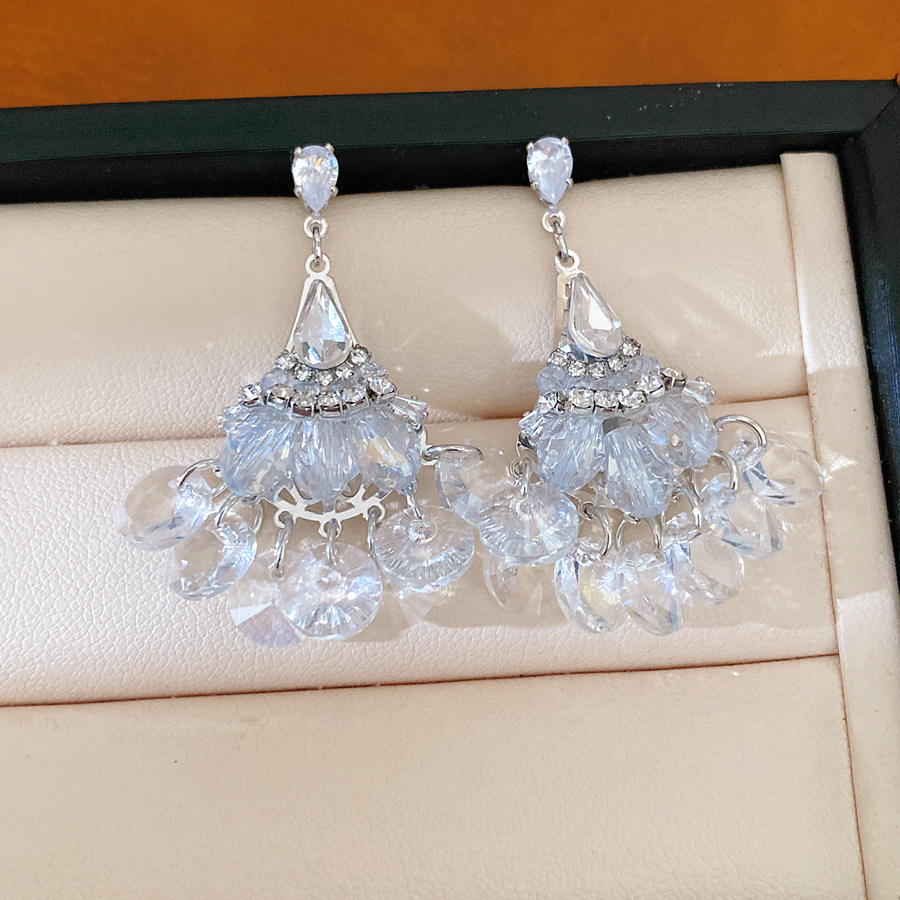 Aguja de plata con diamante de vidrio gota de agua aretes de bordas redondas temperamento moda aretes de lujo ligero aretes de alta calidad para mujeres