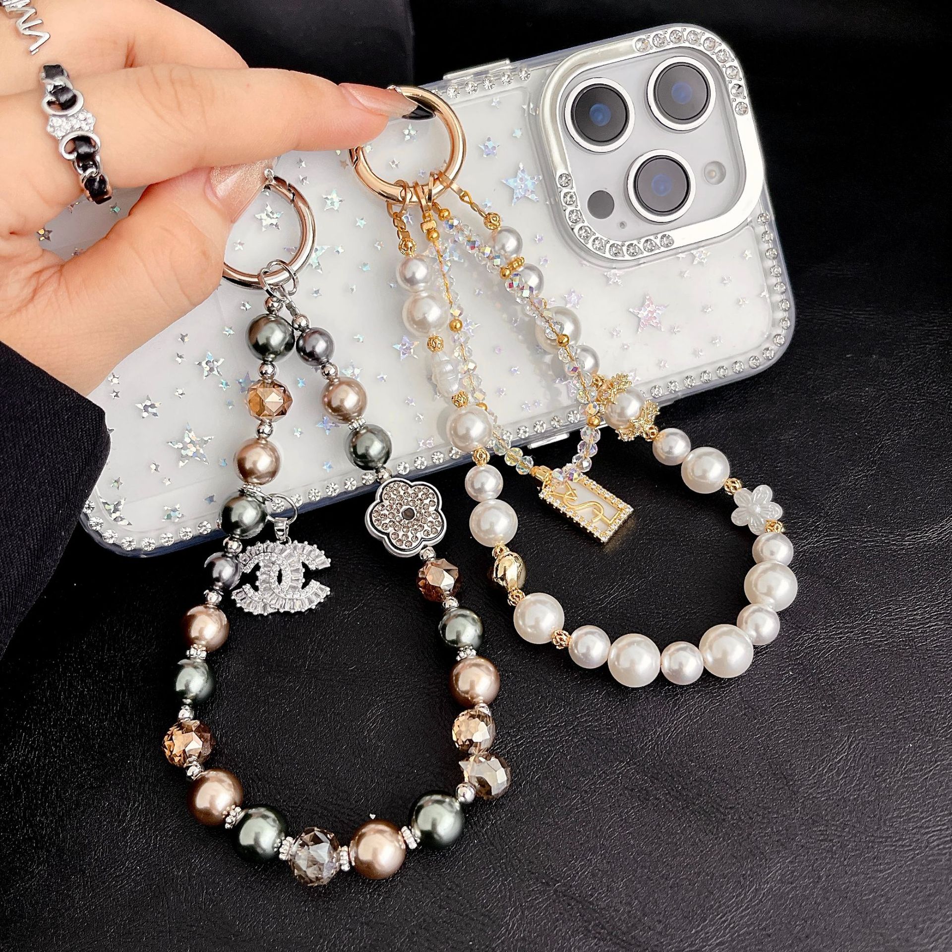 Hecha a mano de alta calidad cadena de teléfono móvil mujer cadena corta aleación de moda pequeña serie de viento de fragancia bolsos de teléfono móvil accesorios cortos