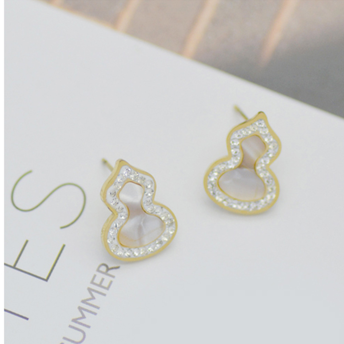 Oferta especial experiencia europea y americana joyería de acero titanio vacío galvanoplastia no decoloración no alérgica joyería pendientes collar fábrica al por mayor