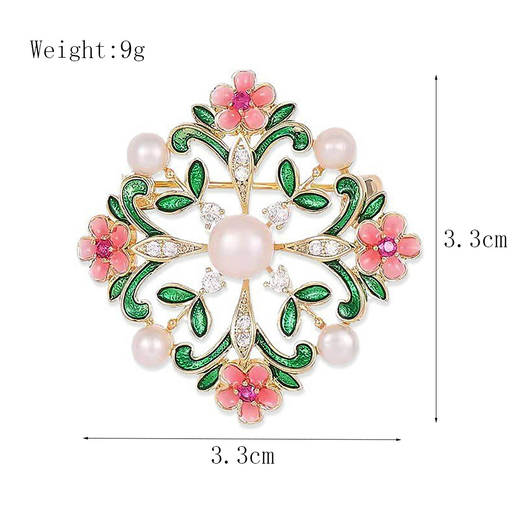 Pärlbrosch i palatsstil med blomsterdesign elegant nålaccessoar_voghion.com