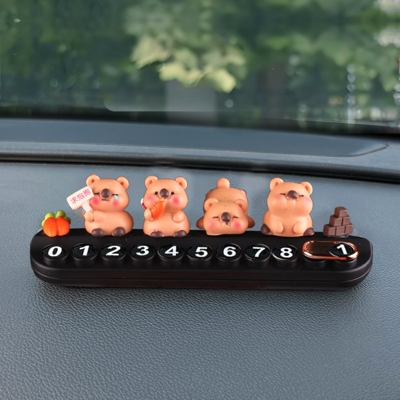 Placa de estacionamiento temporal para automóvil, decoración de placas de matrícula, muñeca wombat, movimiento de automóvil, tarjeta de automóvil, teléfono, decoración femenina linda