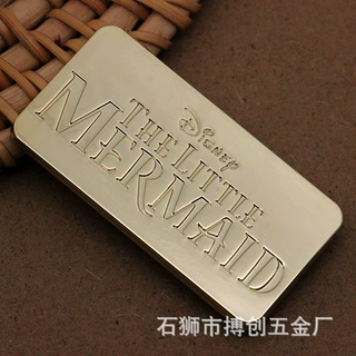 背包英文字母logo金属标牌定制 电脑包锌合金五金标牌 双肩包铭牌