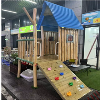 大型木头滑滑梯户外原木秋千跷跷板儿童攀爬木屋景区槐木玩具定制