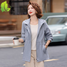 2025年中老年女装新款秋装时尚中年妈妈装50岁外套女连帽女春秋款